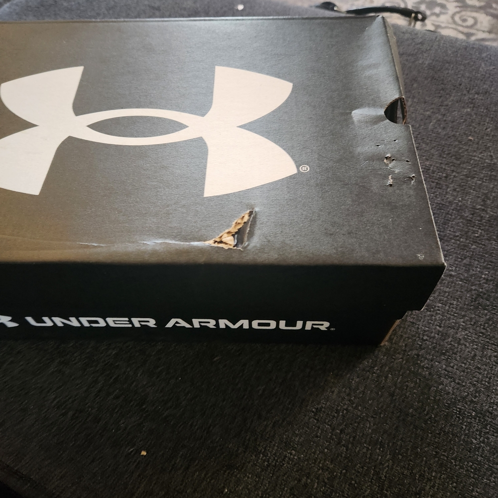 Under Armour Women's Black Running Shoes W9 - Picture 3 of 10